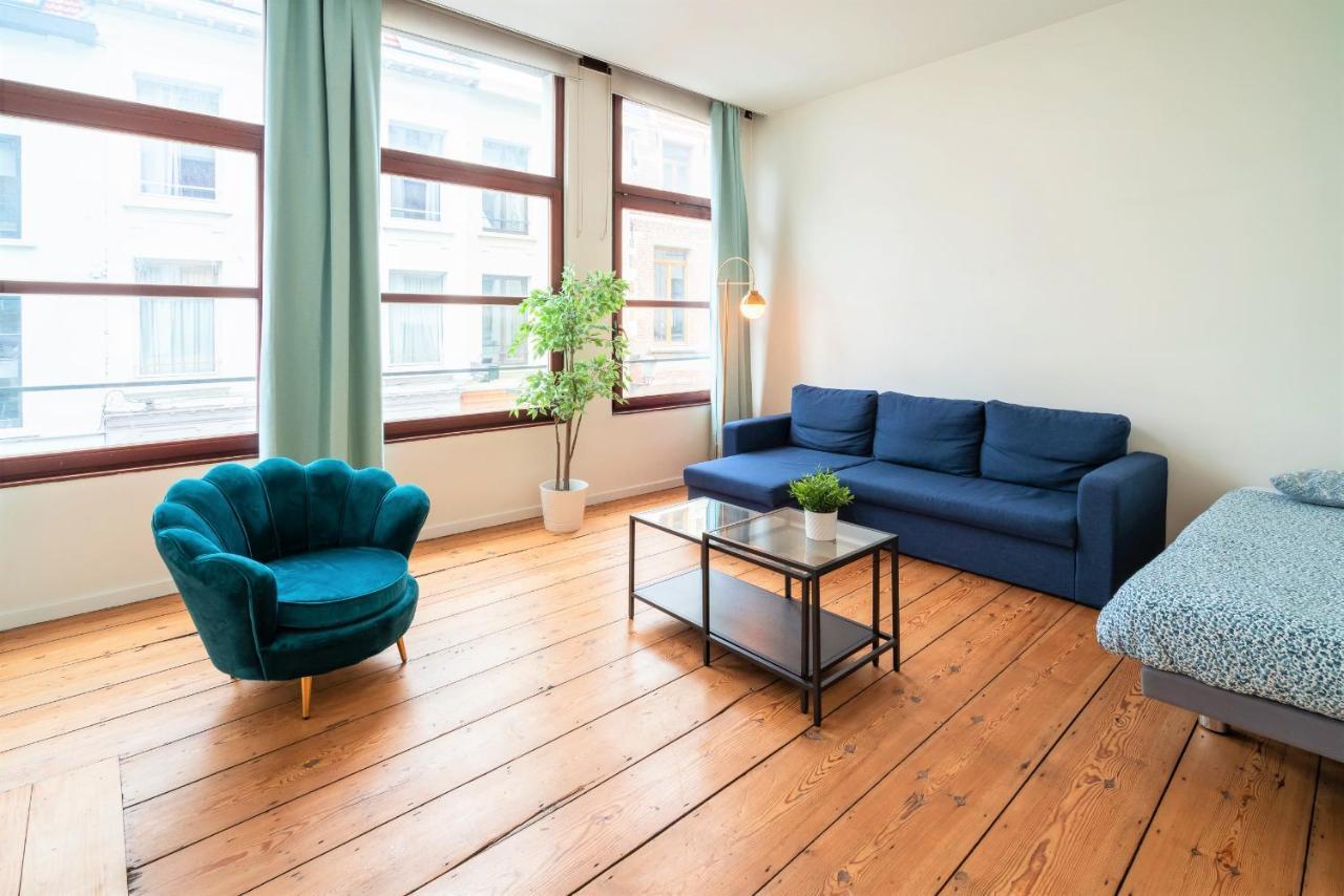 The Old Town Lodge In The Heart Of Antwerpen Bagian luar foto