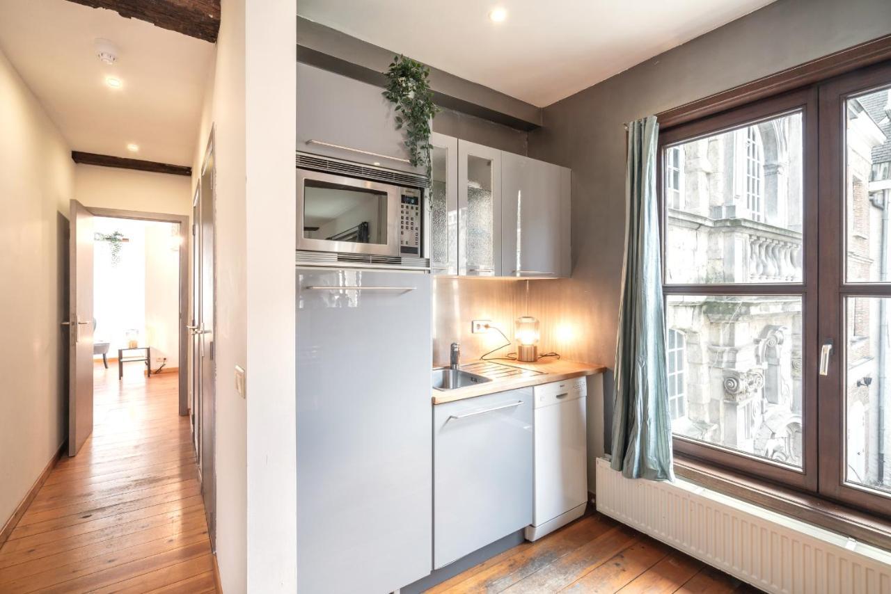 The Old Town Lodge In The Heart Of Antwerpen Bagian luar foto